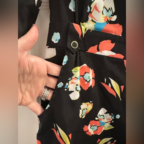 Yumi Kim Women’s Black Floral Shorts Romper Pockets Size XS - Picture 3 of 7